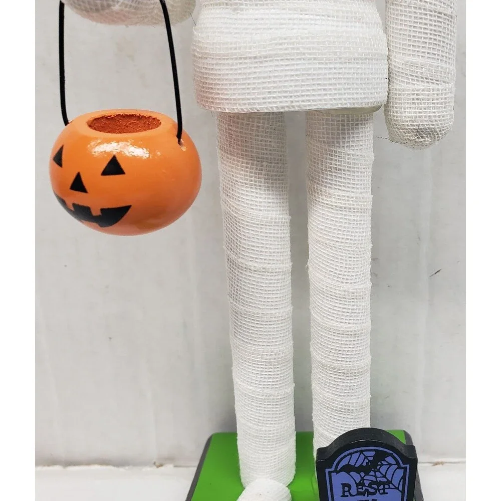 Wooden Nutcracker,9.5